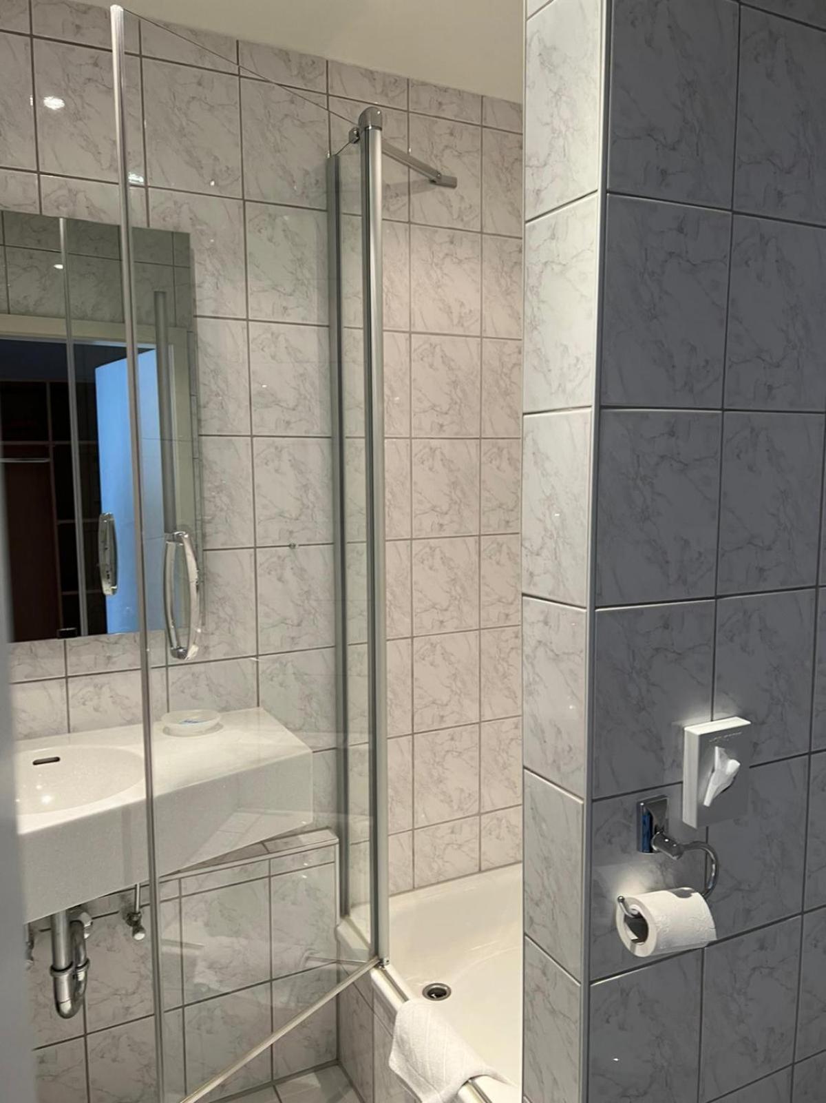 Hotel Baeren Филлинген-Швеннинген Номер фото
